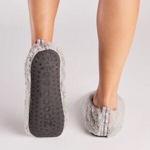 Women’s Fog |Papyrus Aurora Slipper Sock Set Cozy Artisan-Crafted Slippers Sz 10